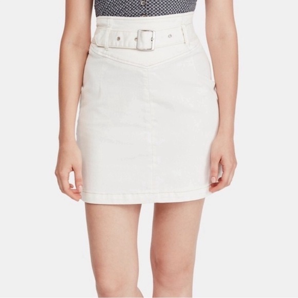 Free People Boho White Belted Mini Jean Skirt Women’s Size 10 - Picture 2 of 12